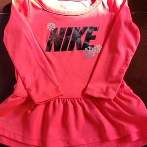 Nike top